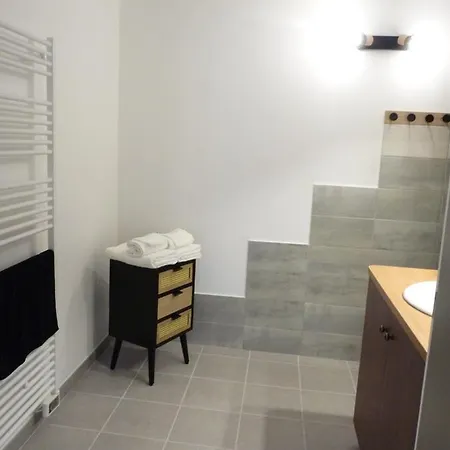 Oda ve Kahvaltı La Bouillarde 3*